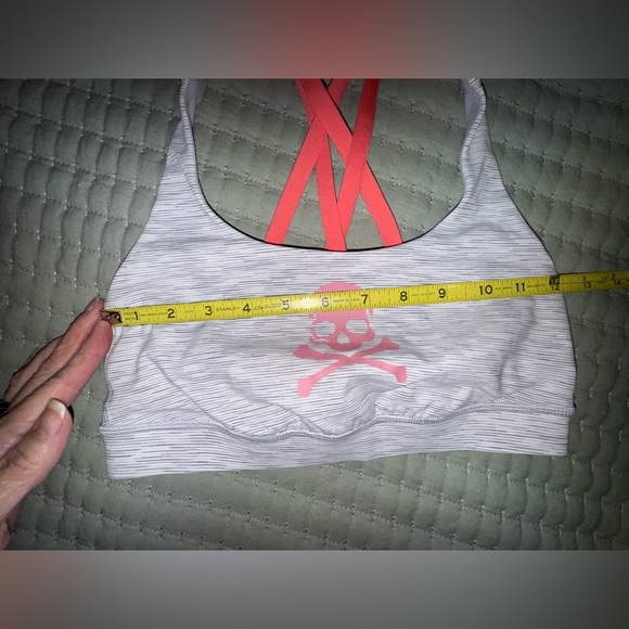Lululemon Skull & Crossbones Sports Bra – Size 4. VGUC - Picture 6 of 8
